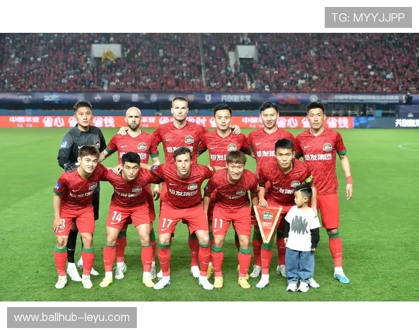 成都蓉城足球俱乐部迎来新赛季，阵容调整备战挑战